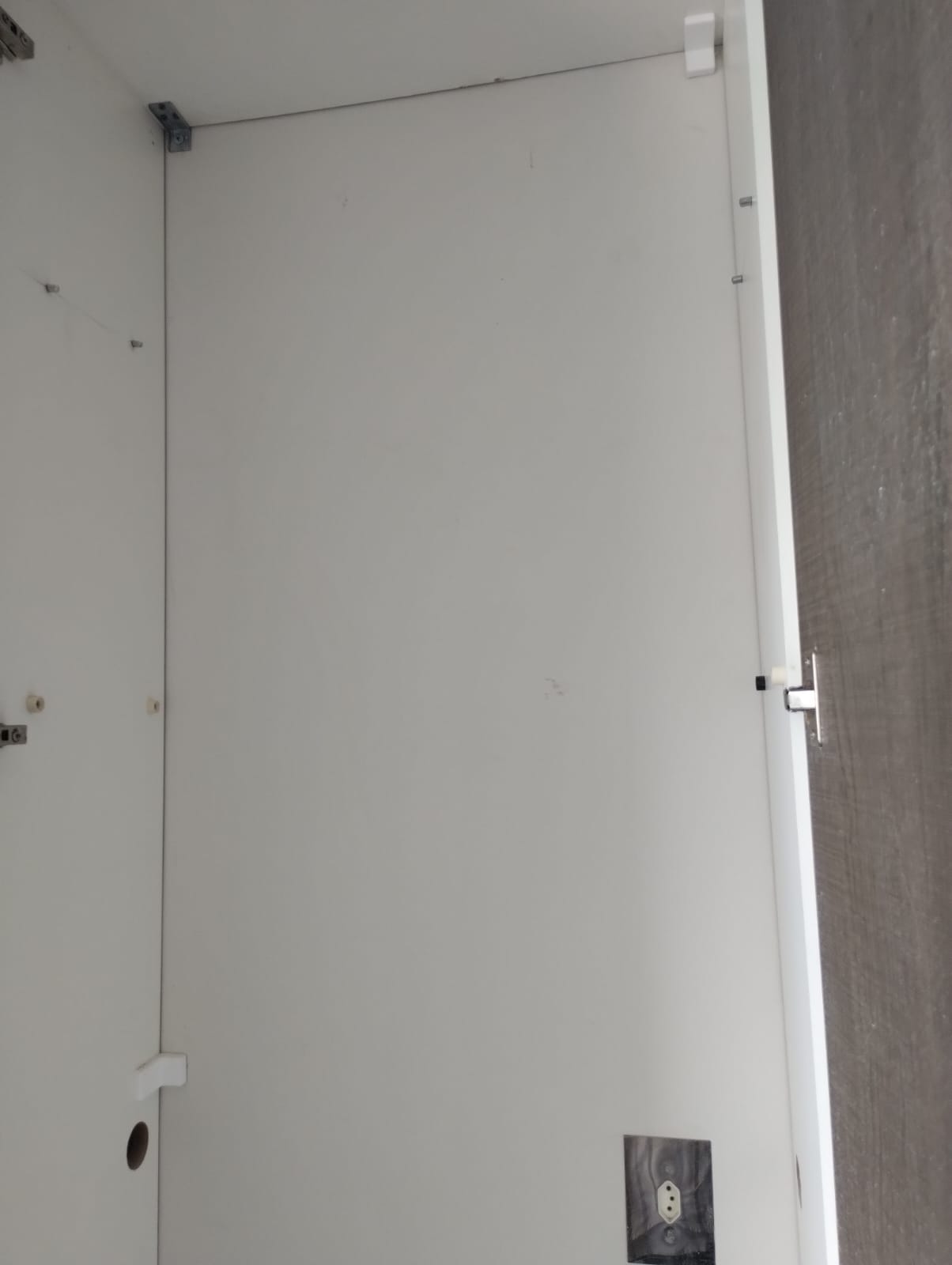 Instalação de prateleirais, varais e suportes